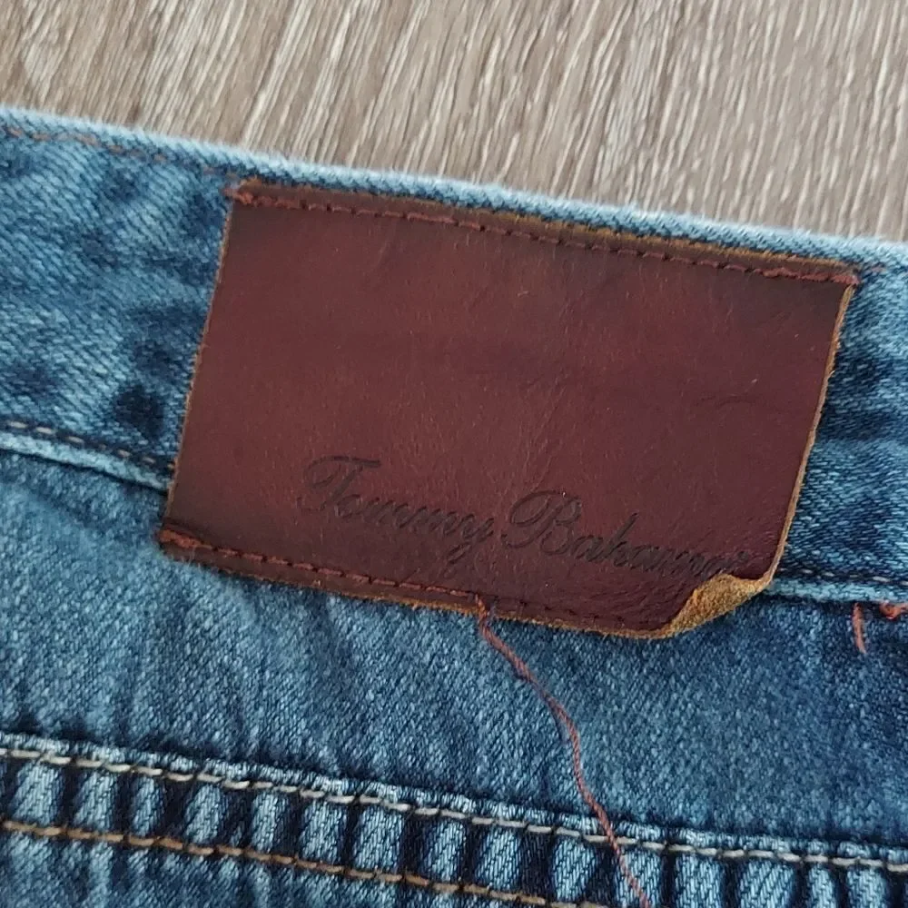 Tommy Bahama Men's Classic Fit Straight Leg Medium Wash Jeans Size 42/30
